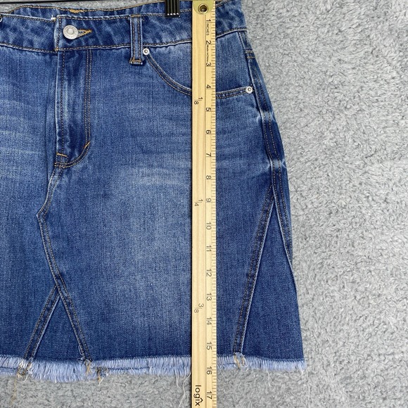 Kensie Denim‎ Mini Skirt Size 8/29 Frayed Hem Distressed - Picture 6 of 10